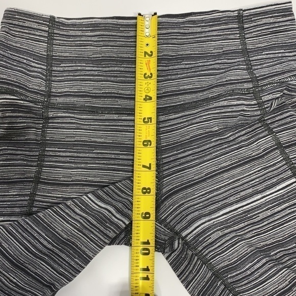 Lululemon Gather & Crow Crop II Capri 6 - Picture 10 of 10